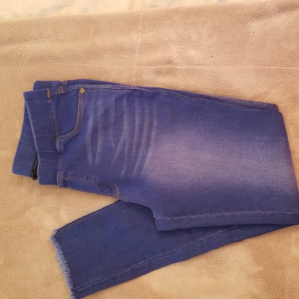 NWOT- JVINI Stretch Skinny Jeans M